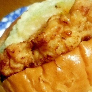 バターロールに、カボチャ天ぷらとレモン唐揚げを